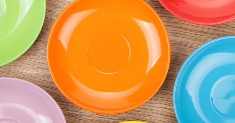 How to decorate a table  - Colorful Plates