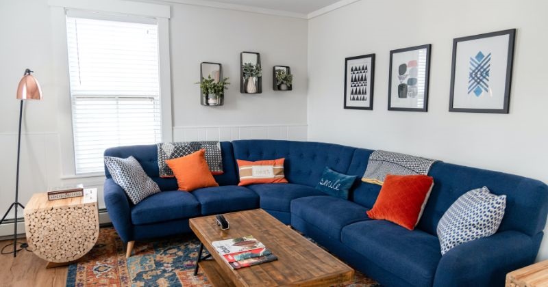 How to Arrange Throw Pillows on a Couch - Throw Pillows Mix and Match