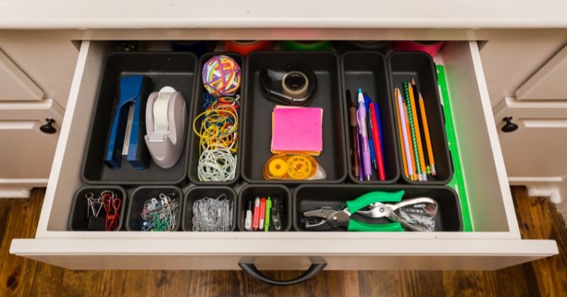 How to put a Drawer Back on Track - Drawer Organization