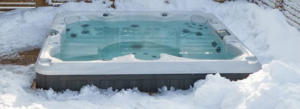 Can You Use Inflatable Hot Tubs in the Winter?
